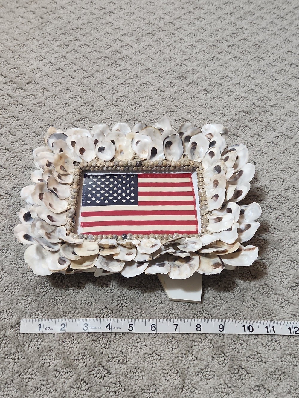 MudPie 4x6 Oyster Shell Frame with American Flag Pattern - White, Red, Blue - Picture 8 of 10